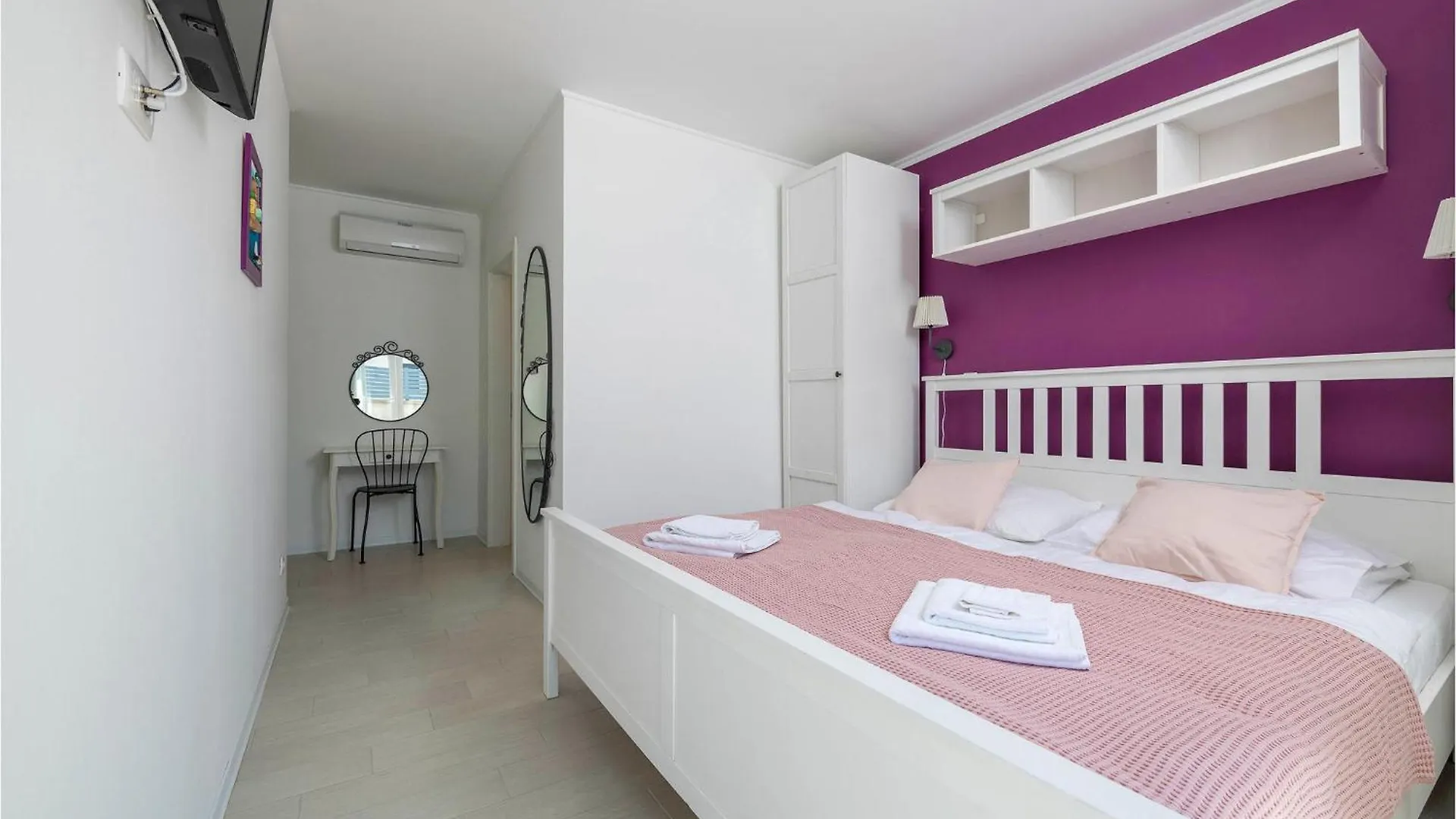 Amazing Home In Marici With Kitchen Veli Turini Nyaraló