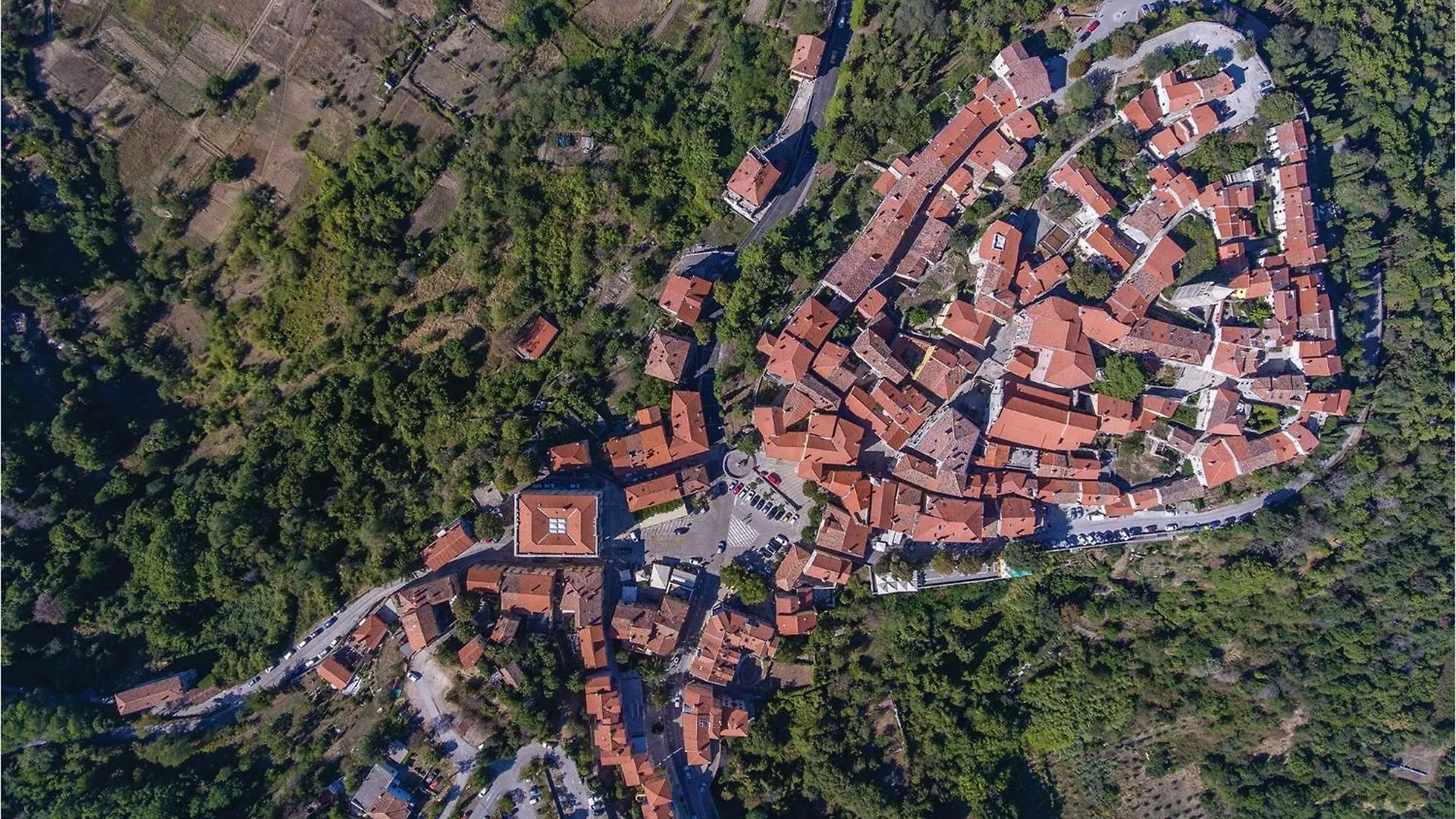 Amazing Home In Marici With Kitchen Veli Turini