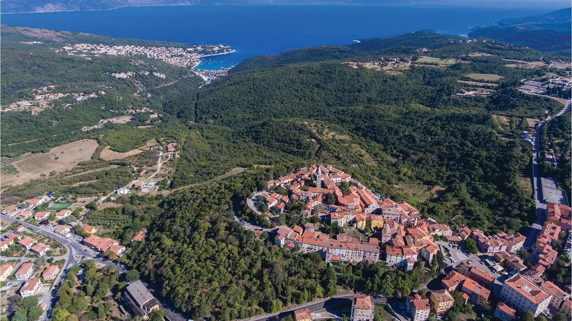 Nyaraló Amazing Home In Marici With Kitchen Veli Turini